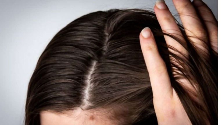 How to Make Your Hair Not Look Greasy in 5 Minutes