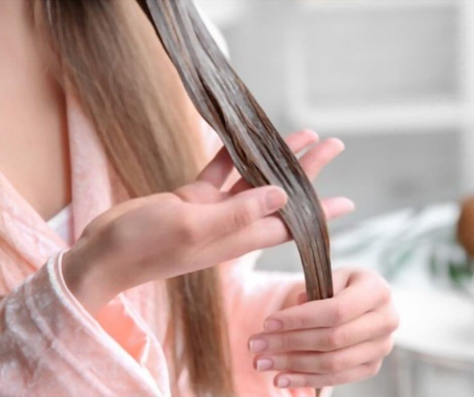 The Benefits and Drawbacks of Using Coconut Oil on Hair