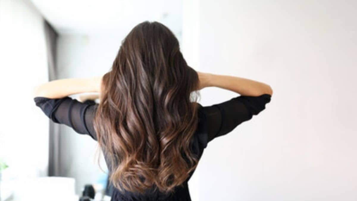 Read more about the article How to Get Wax Out of Hair