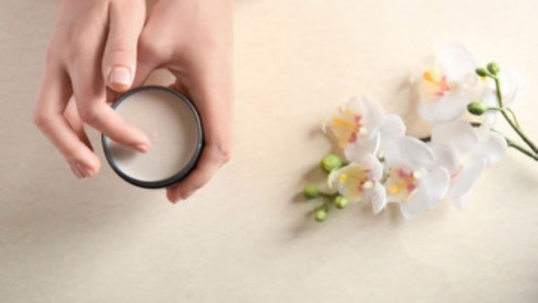 How to use hair wax for women