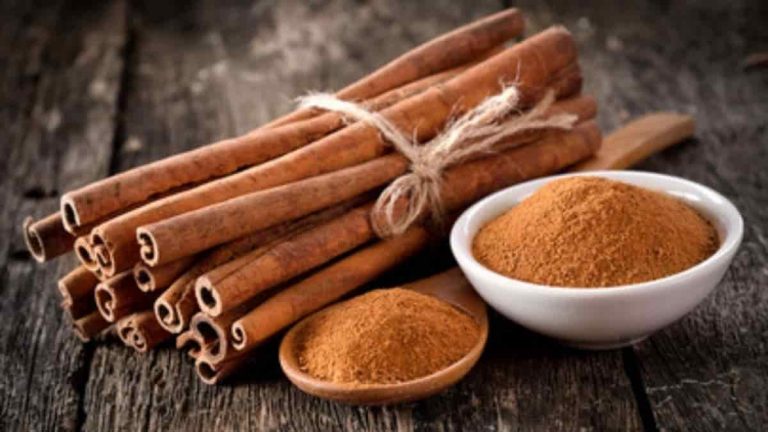 How does Cinnamon lighten hair?