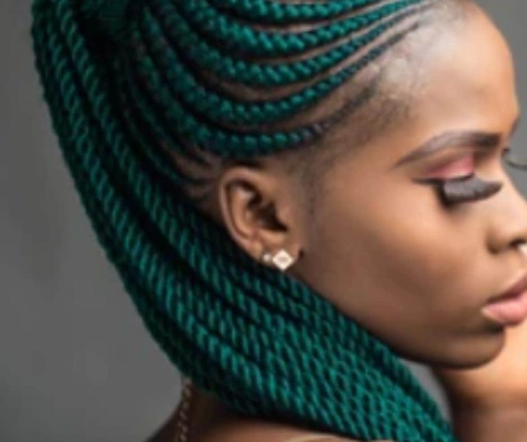Preventing Hair Strands from Sticking Out of Braids [ Essential Tips