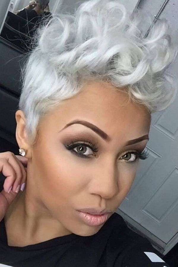 19 Silver-Haired Beauties + Haircut Inspirations for a Stunning Look ...