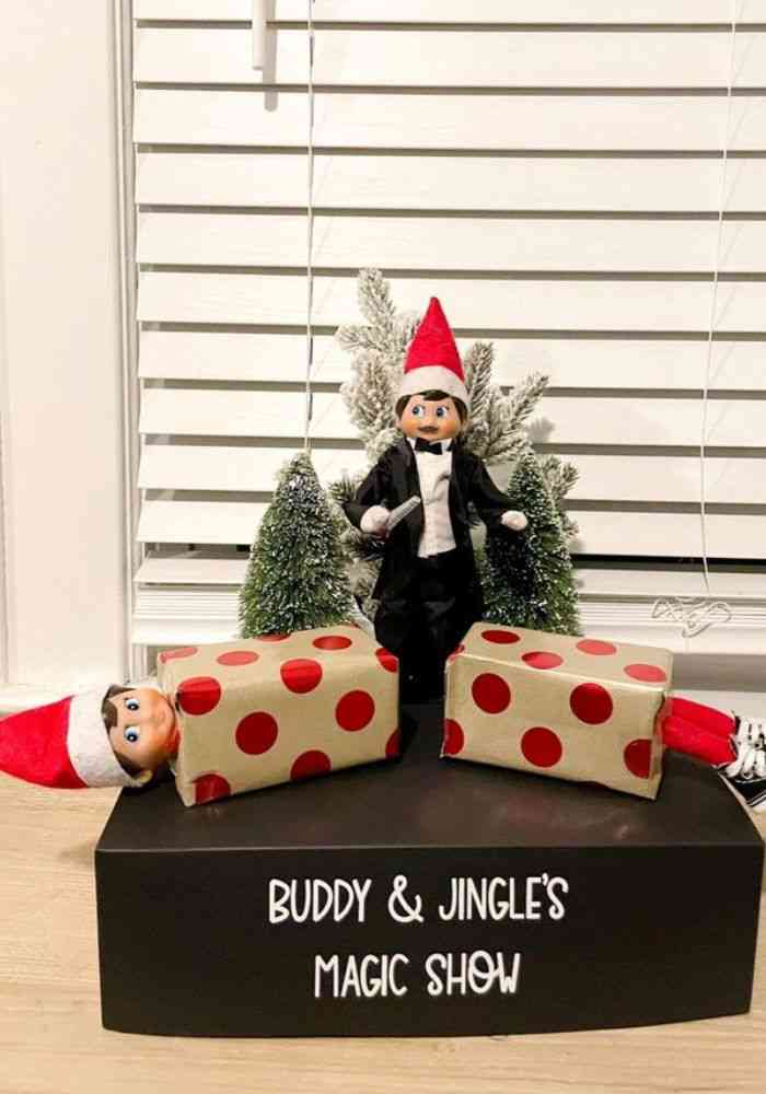Elf magic show
