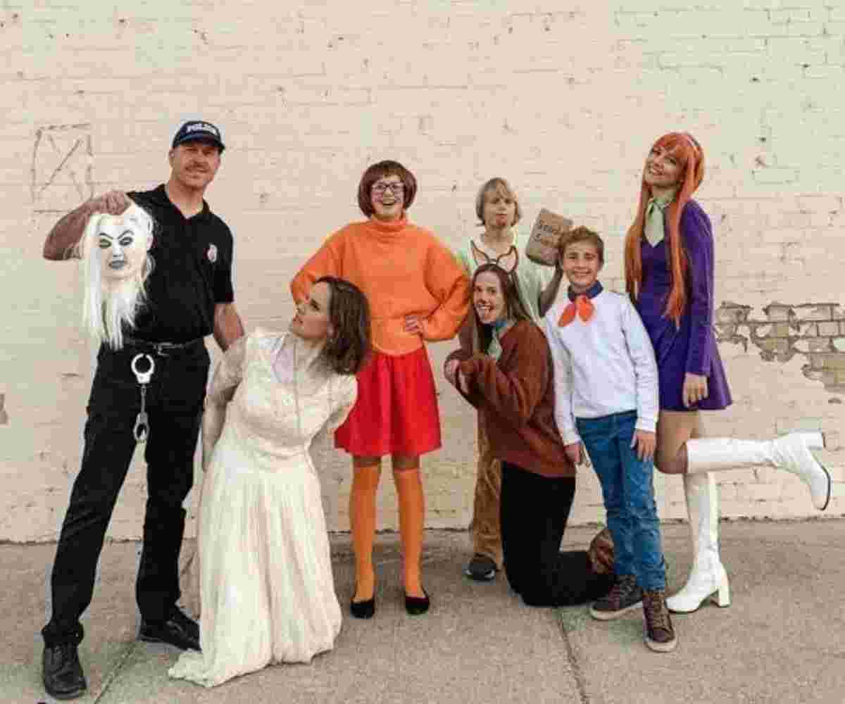 29 Fun and Professional Group Halloween Costumes for Work! - ReenaSidhu