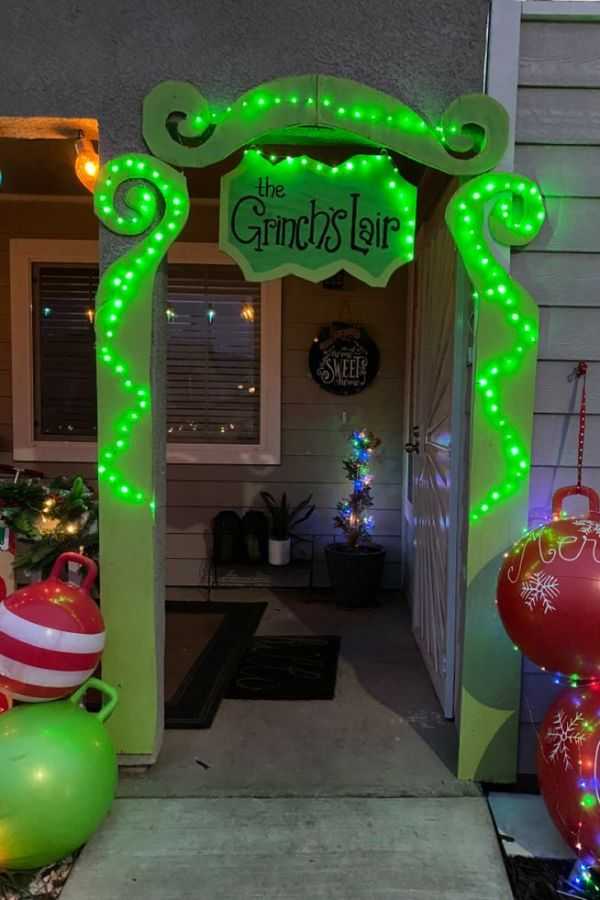 29 Christmas Door Decorating Contest Ideas to Wow Your Neighbors ...